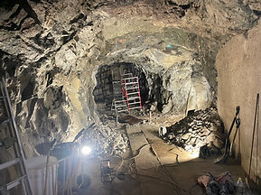Arbetsplats i tunnel under marken.