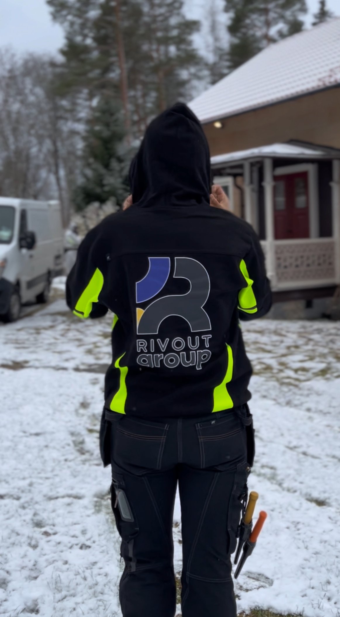 Medarbetare på Rivout group ute i fält